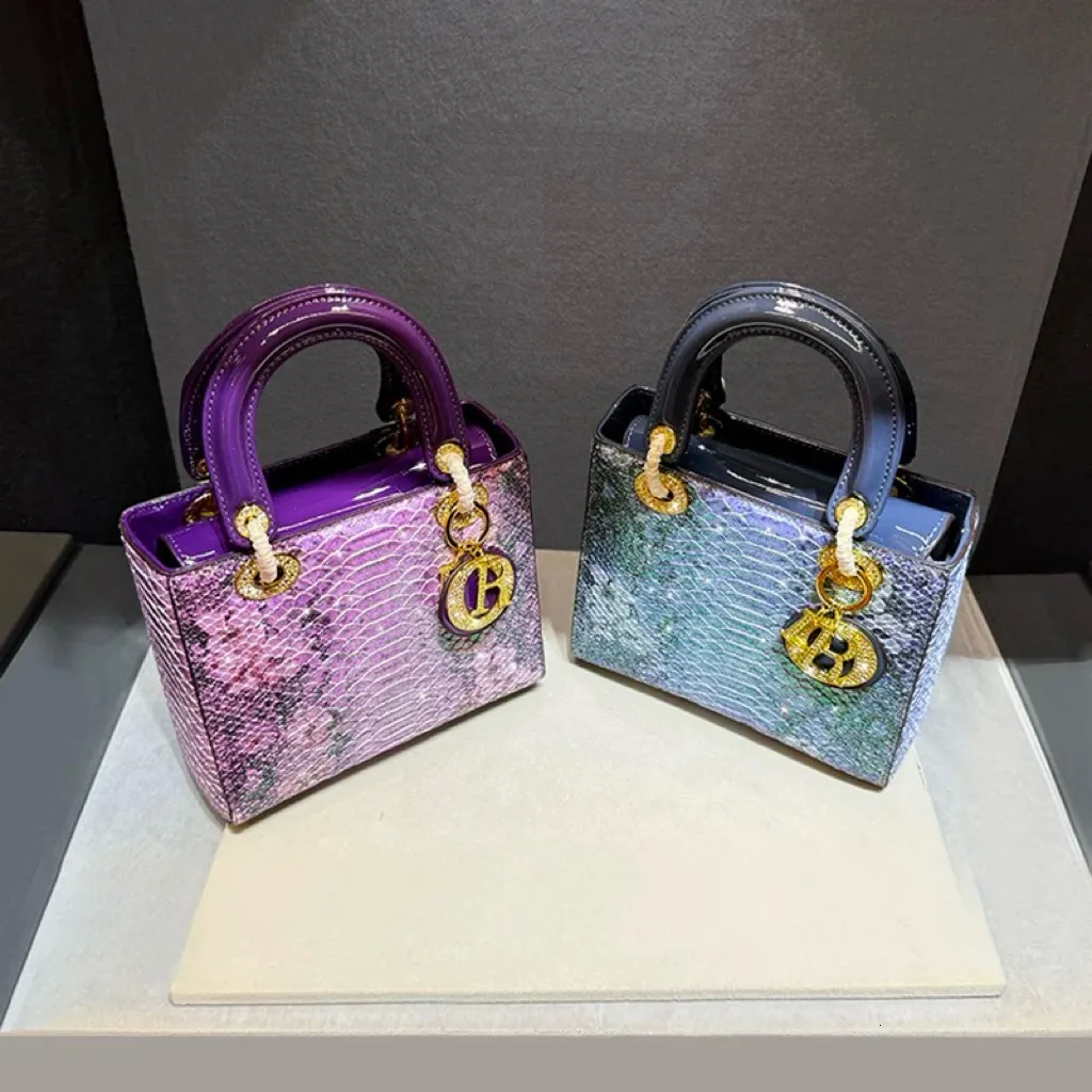 2025S Luxe Snake Skin Pattern Shoulder & Crossbody Handbag – Designer Edition - Image 4