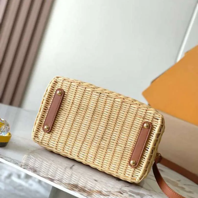 Luxury Hand-Woven Rattan Picnic Bag – Designer Crossbody & Shoulder Bag with Original Cowhide & 18K Gold Hardware (21cm / 27cm / 31cm) - Image 6