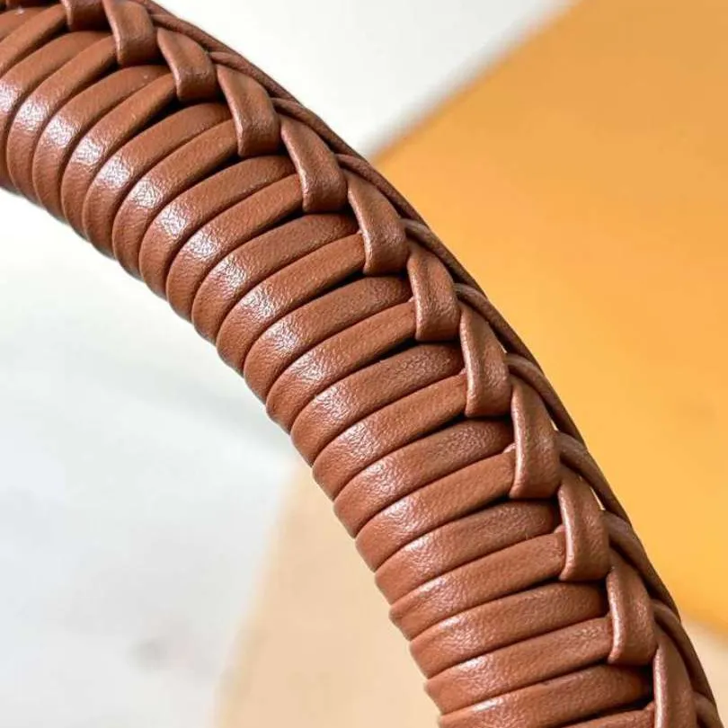 Luxury Hand-Woven Rattan Picnic Bag – Designer Crossbody & Shoulder Bag with Original Cowhide & 18K Gold Hardware (21cm / 27cm / 31cm) - Image 8