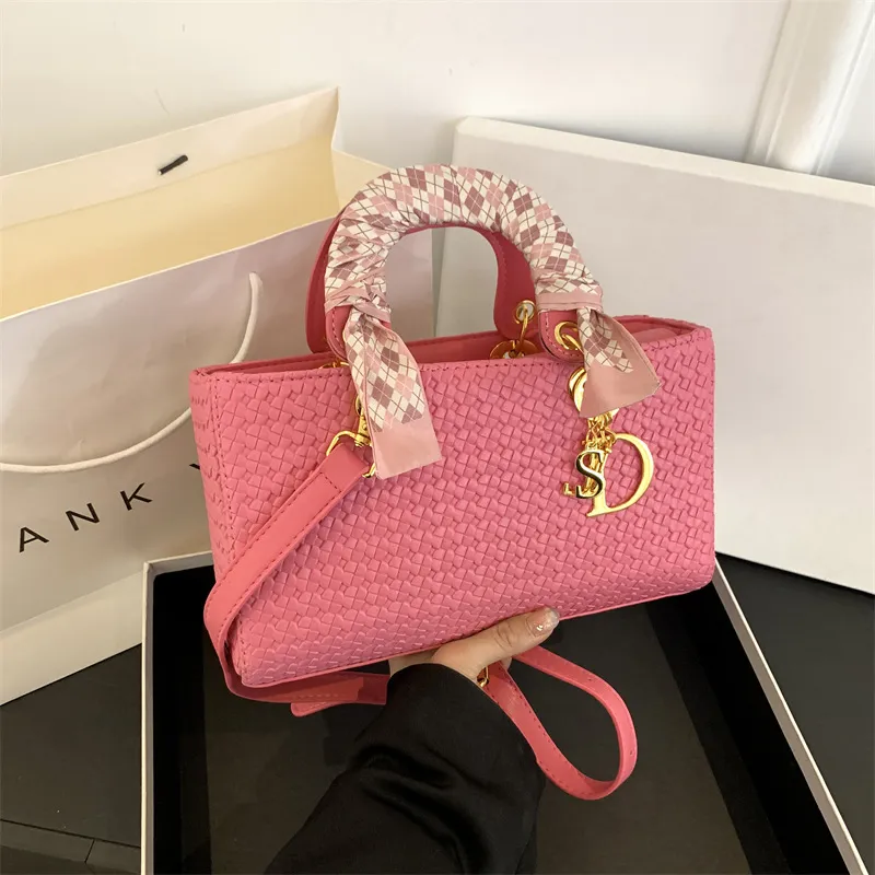 2025 Trendy Knitted Crossbody Purse – Boho Shoulder Bag with Scarf Detail & Gold Hardware - Image 7