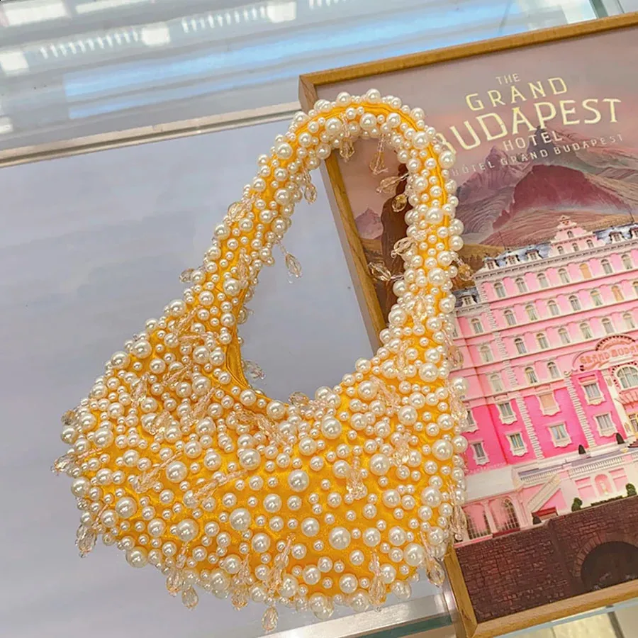 Sweet Beaded Shell Shoulder Bag – Diamond-Inlaid Underarm Evening Purse for Ladies & Banquets - Image 3