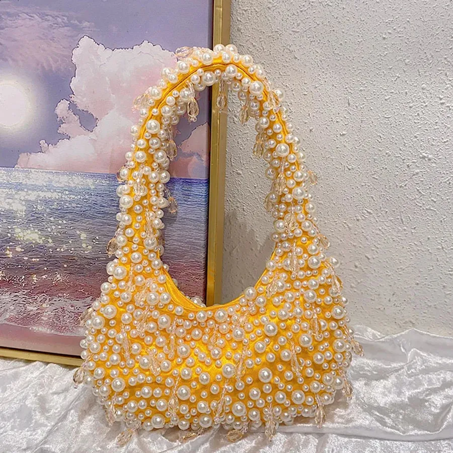 Sweet Beaded Shell Shoulder Bag – Diamond-Inlaid Underarm Evening Purse for Ladies & Banquets