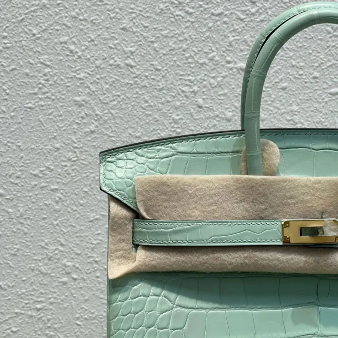 Luxury Handmade Matte Crocodile Tote – Classic Designer Handbag with French Beeswax Stitching & 24K Gold (25cm / 30cm) - Image 4