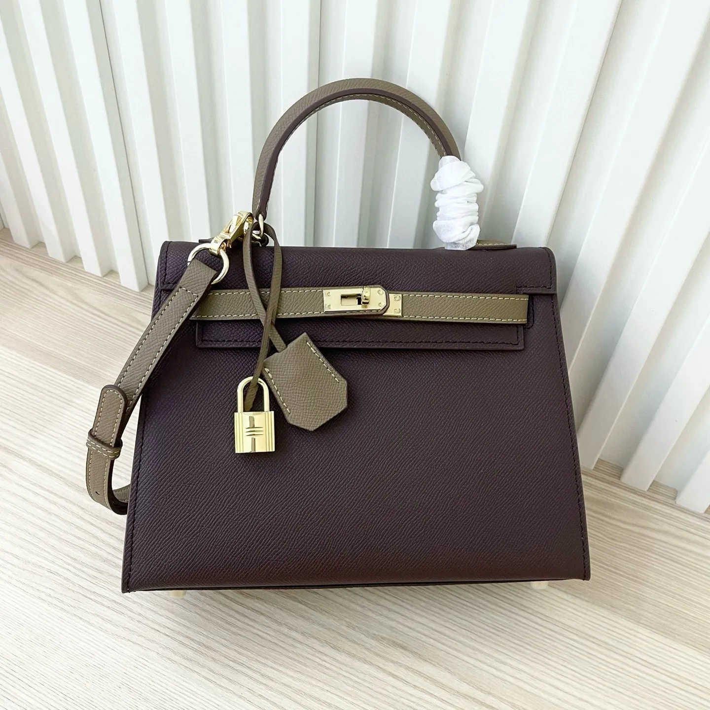 Premium First-Layer Cowhide Leather Kelly Bag – Elegant Commuter Shoulder Bag for Women - Image 3