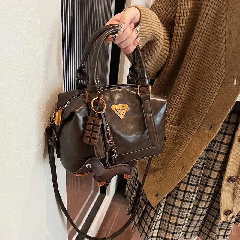 Spring Festival Designer Handbag – Fashionable Large-Capacity Crossbody & Shoulder Tote for Women - Image 4