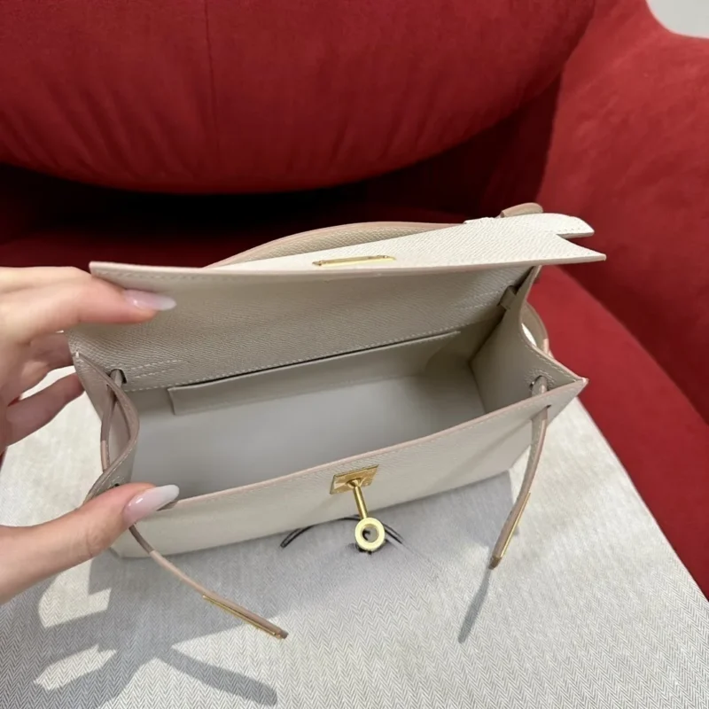 89d0d48b-bcbc-4e49-af3b-49bfd91beb8e