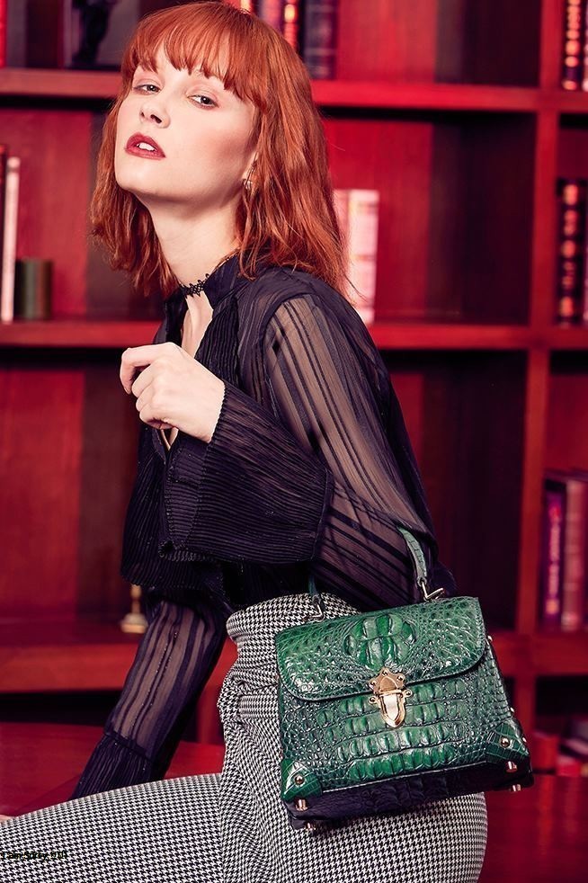 Designer Crocodile Leather Handbag – Luxury Crossbody Bag for Women - Image 7