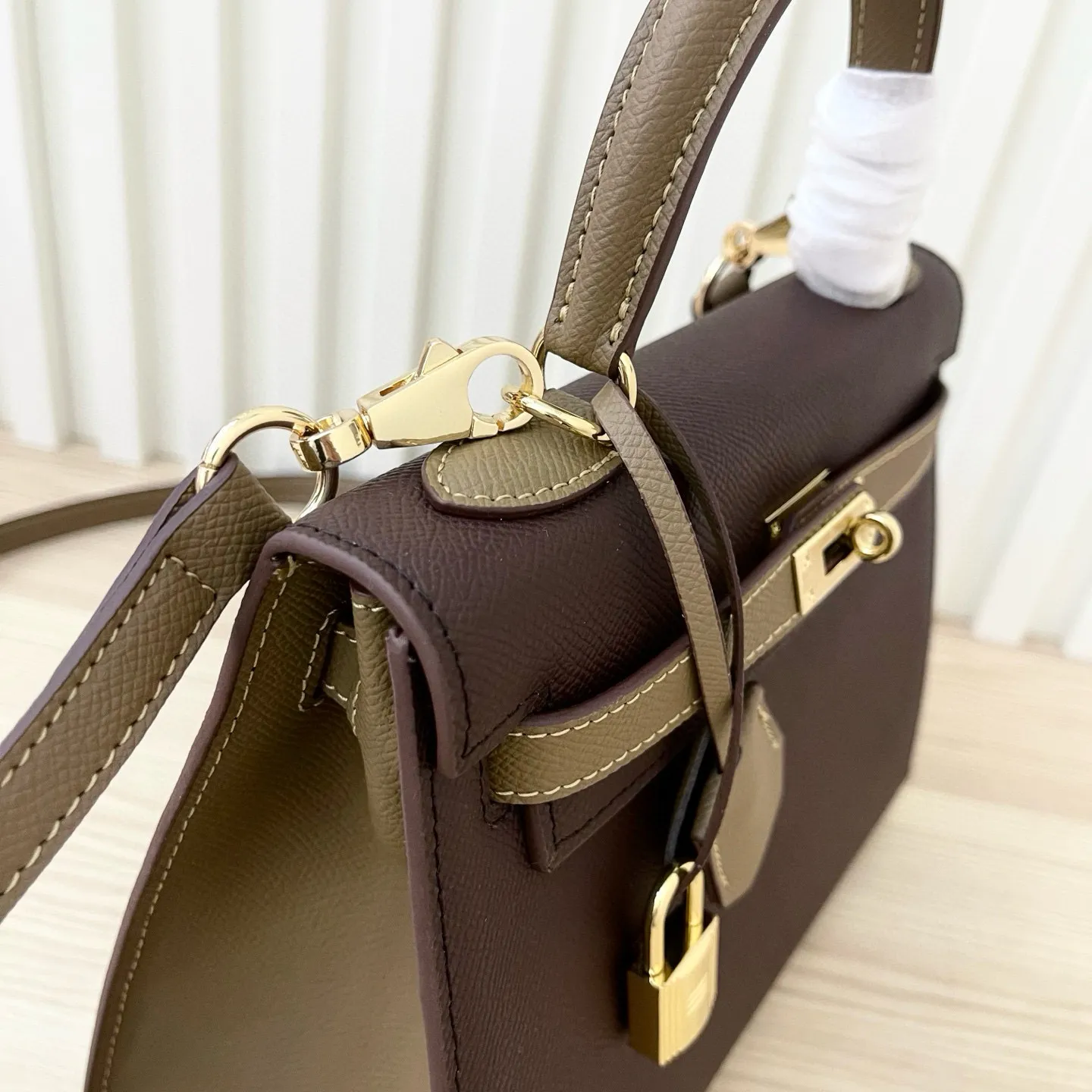 Premium First-Layer Cowhide Leather Kelly Bag – Elegant Commuter Shoulder Bag for Women - Image 5