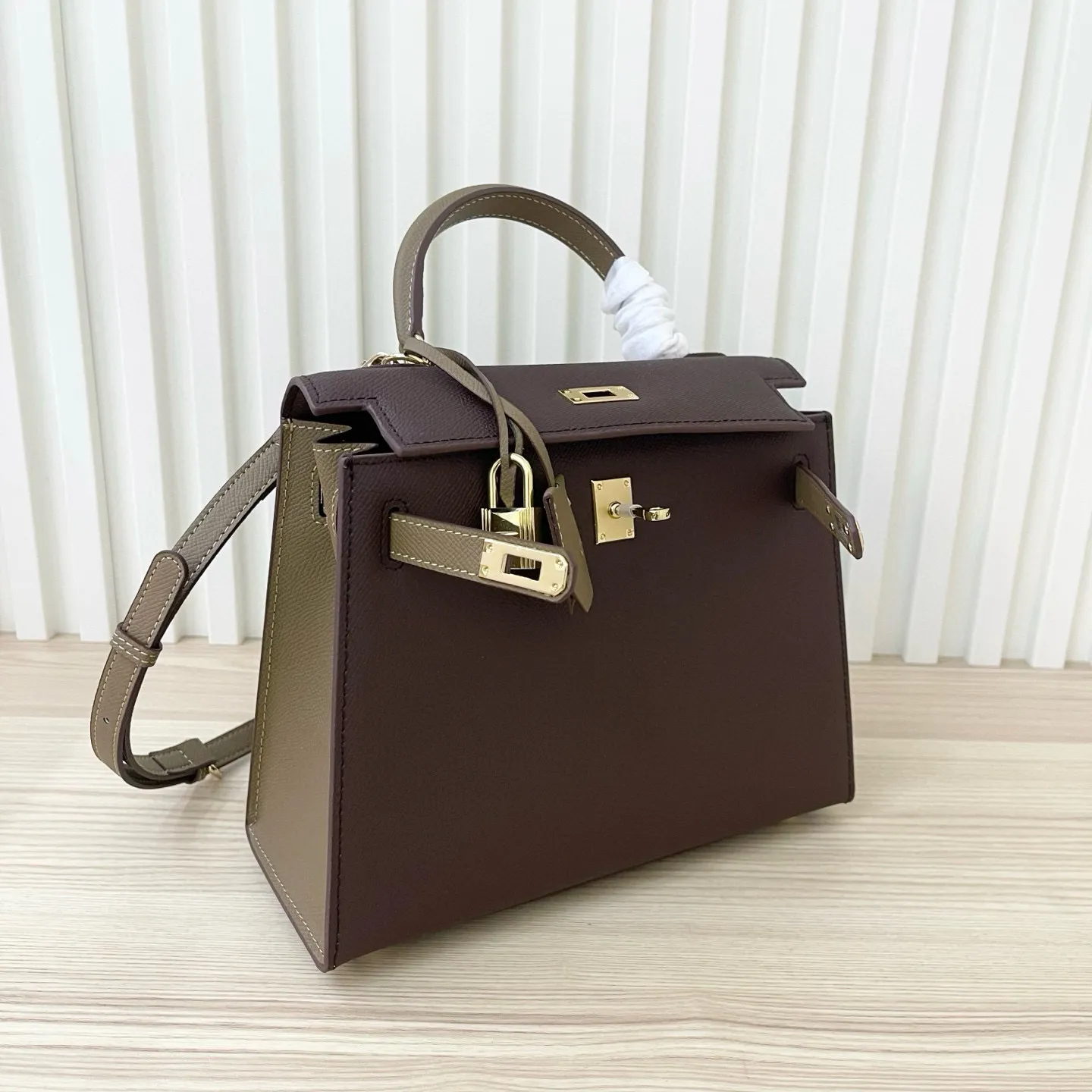 Premium First-Layer Cowhide Leather Kelly Bag – Elegant Commuter Shoulder Bag for Women - Image 4