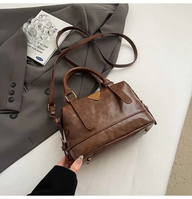 Spring Festival Designer Handbag – Fashionable Large-Capacity Crossbody & Shoulder Tote for Women - Image 7