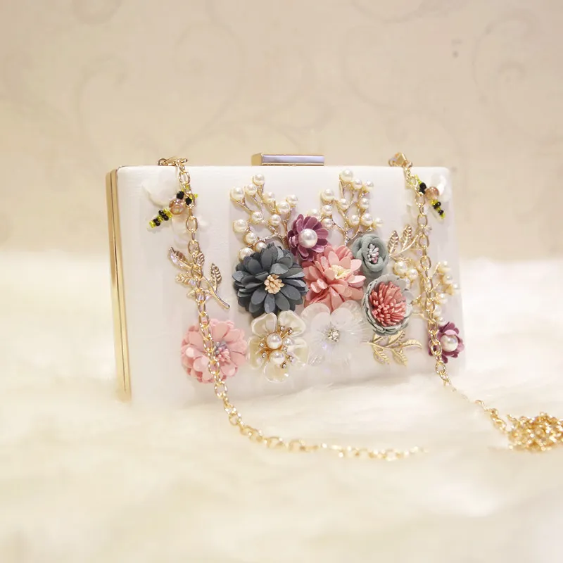 Pearl Flower Bridal Clutch – Elegant Wedding & Prom Evening Bag with Dragonfly Charm (20cm x 15cm)